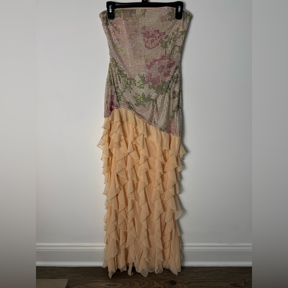 Garden Girl Elegant Strapless Floral Dress - Picture 6 of 7